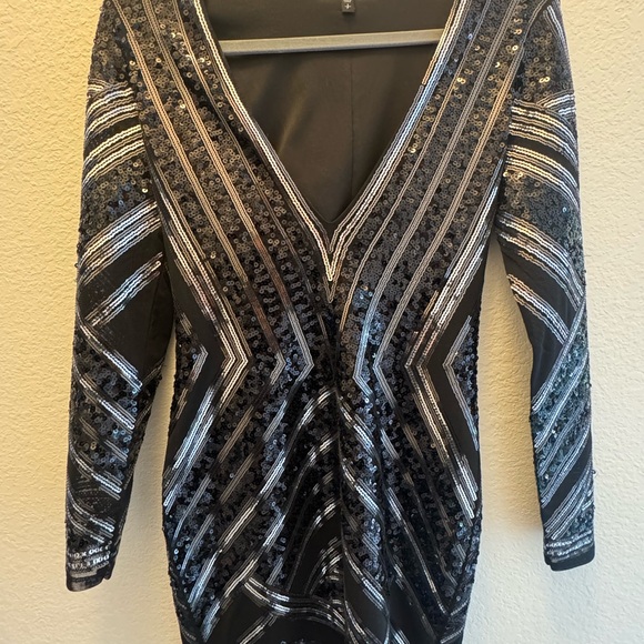 Express Black and Silver Sequin Long Sleeve Dress - Picture 5 of 6